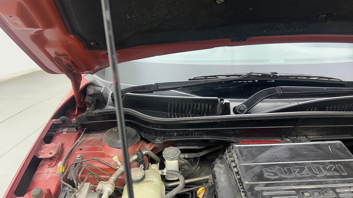 Used 2017 Maruti Suzuki Vitara Brezza VDi (O) Diesel Manual engine ENGINE RIGHT SIDE HINGE & APRON VIEW