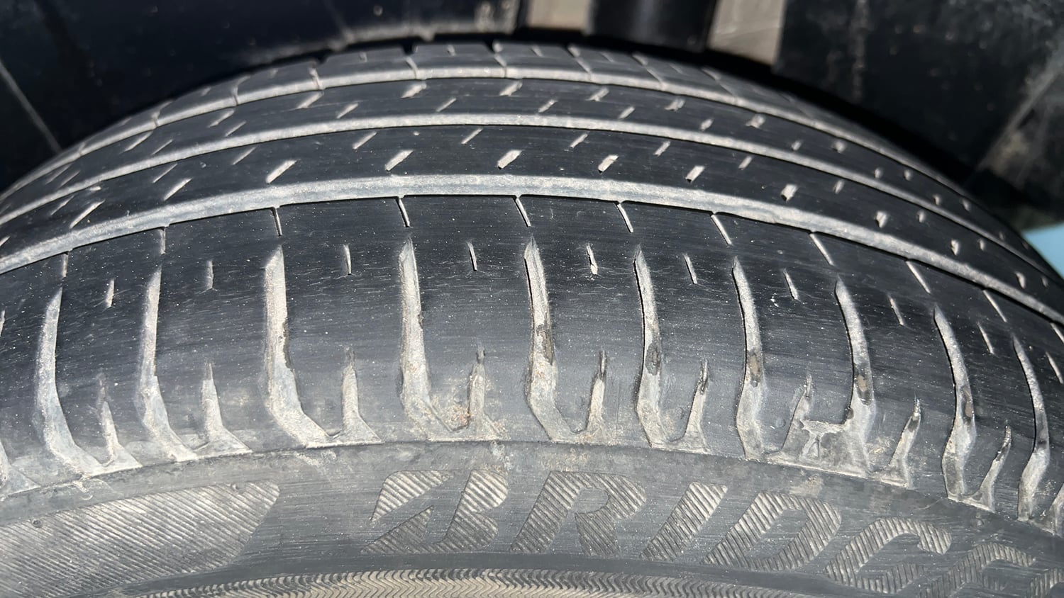 Used 2021 Maruti Suzuki XL6 Zeta MT Petrol Petrol Manual tyres LEFT REAR TYRE TREAD VIEW