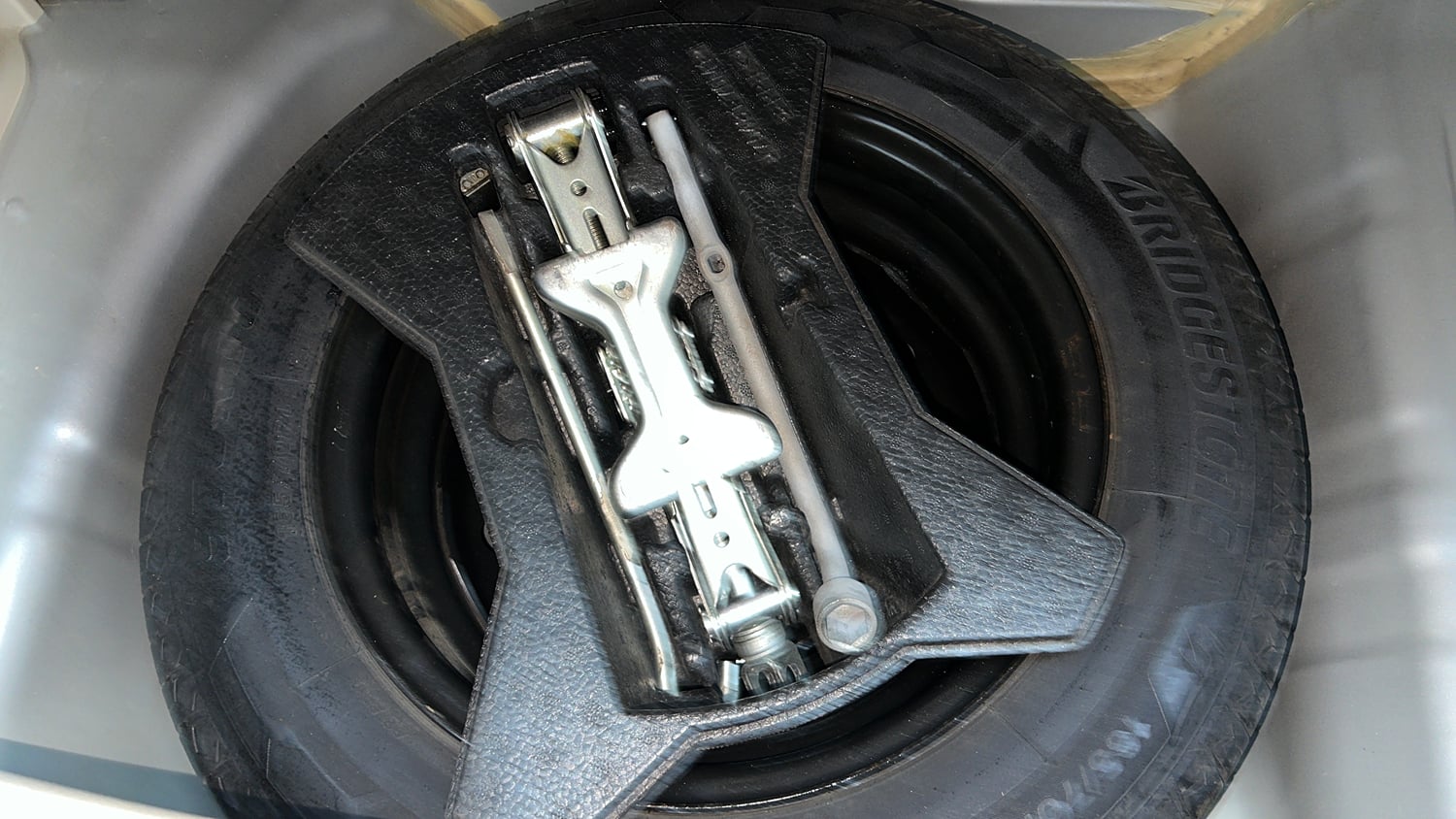 Used 2018 Maruti Suzuki Celerio VXi AMT Petrol Automatic tyres SPARE TYRE VIEW