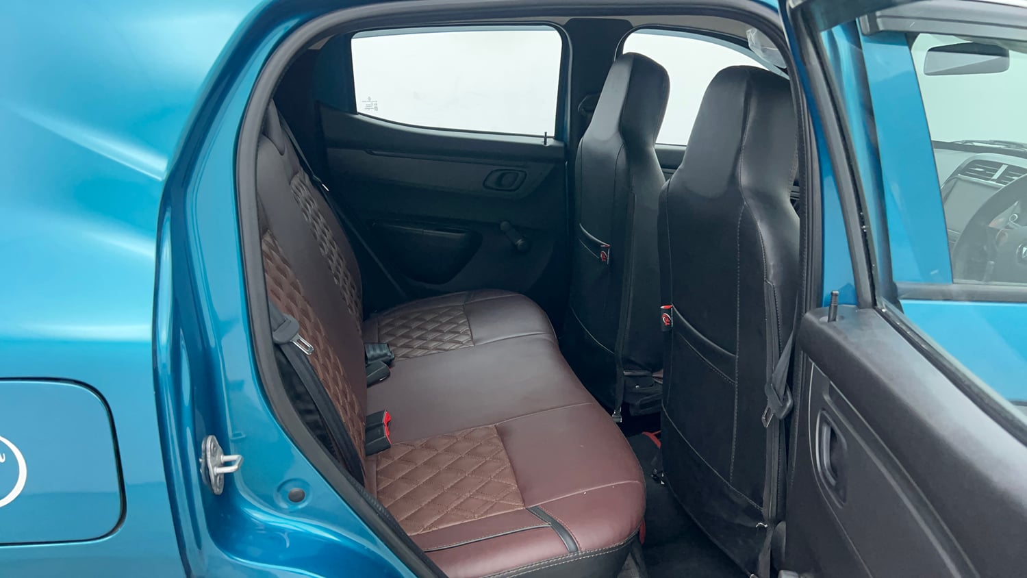 Used 2024 Renault Kwid RXL(O) 1.0L AMT Petrol Automatic interior RIGHT SIDE REAR DOOR CABIN VIEW