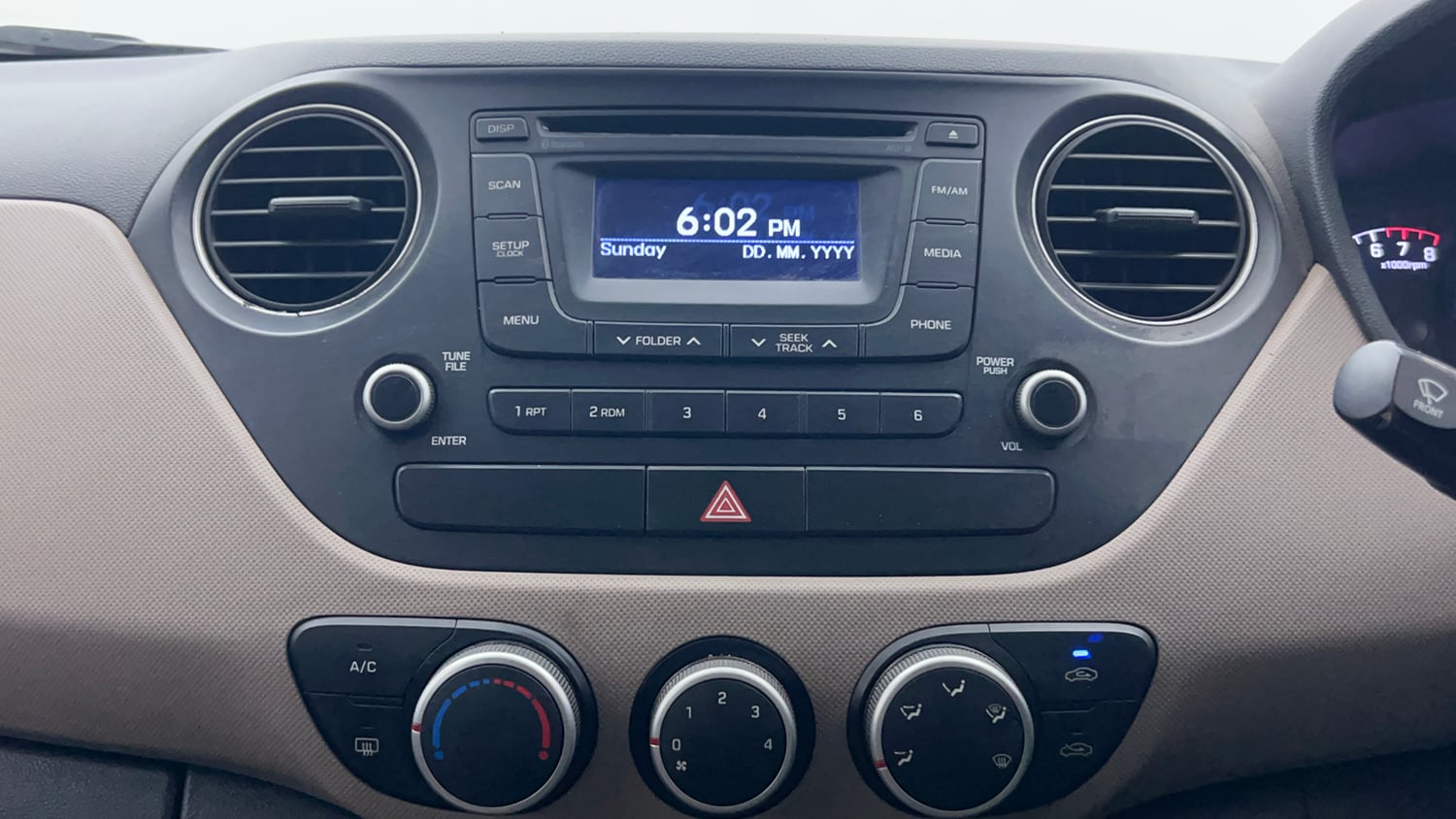 Used 2014 Hyundai Xcent S 1.2 Petrol Manual interior MUSIC SYSTEM & AC CONTROL VIEW