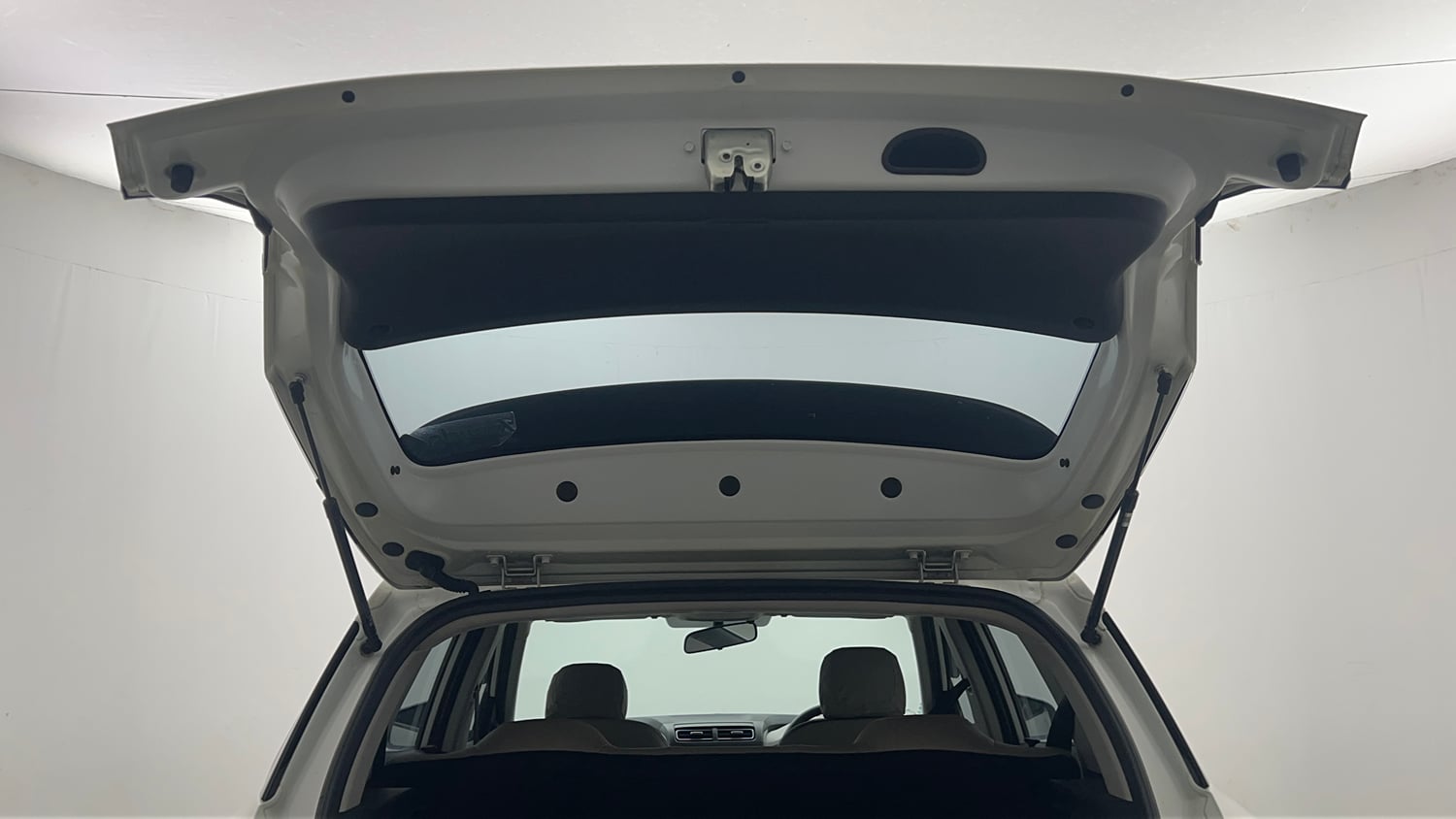 Used 2022 Hyundai Creta E 1.5 Diesel Diesel Manual interior DICKY DOOR OPEN VIEW