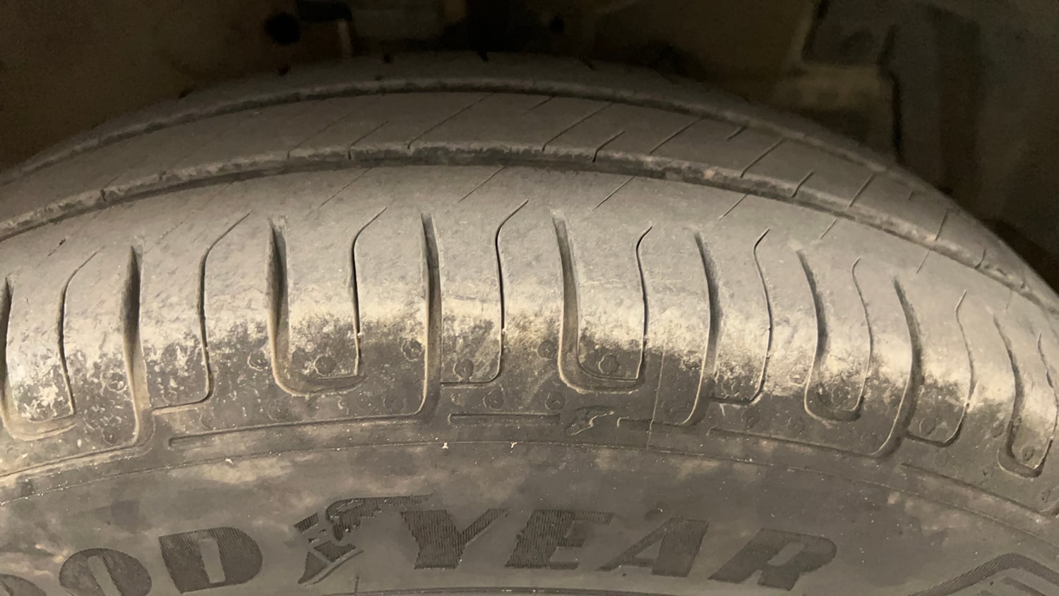 Used 2017 Maruti Suzuki Swift VXi Petrol Manual tyres RIGHT FRONT TYRE TREAD VIEW