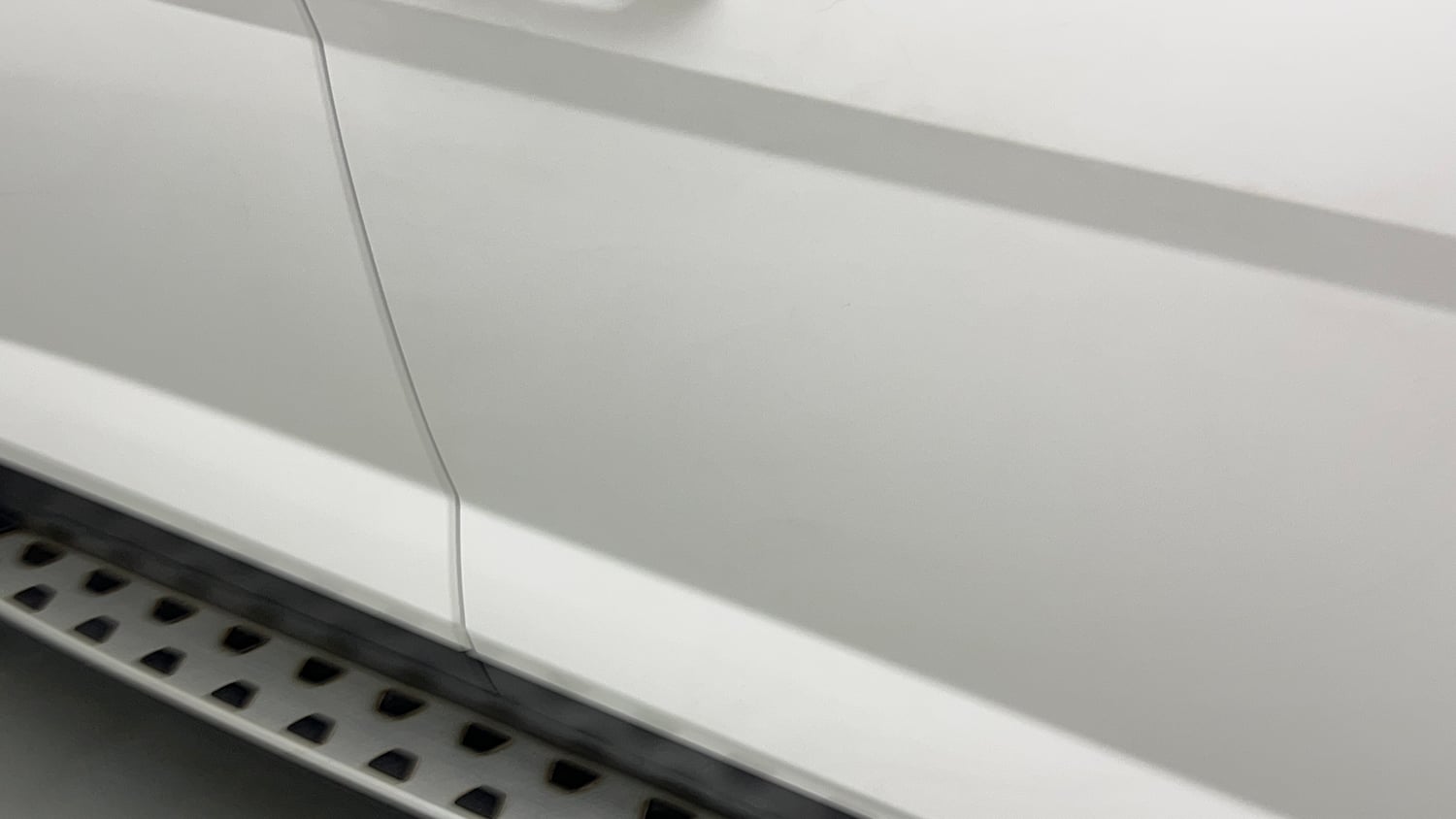 Used 2022 Hyundai Alcazar Signature (O) 6 STR 2.0 Petrol AT Petrol Automatic dents MINOR SCRATCH