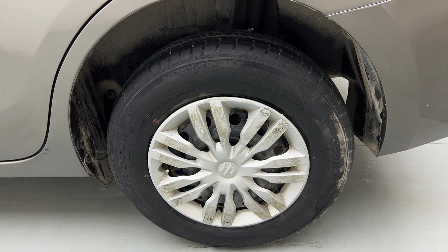 Used 2018 Maruti Suzuki Dzire VXi AMT Petrol Automatic tyres LEFT REAR TYRE RIM VIEW
