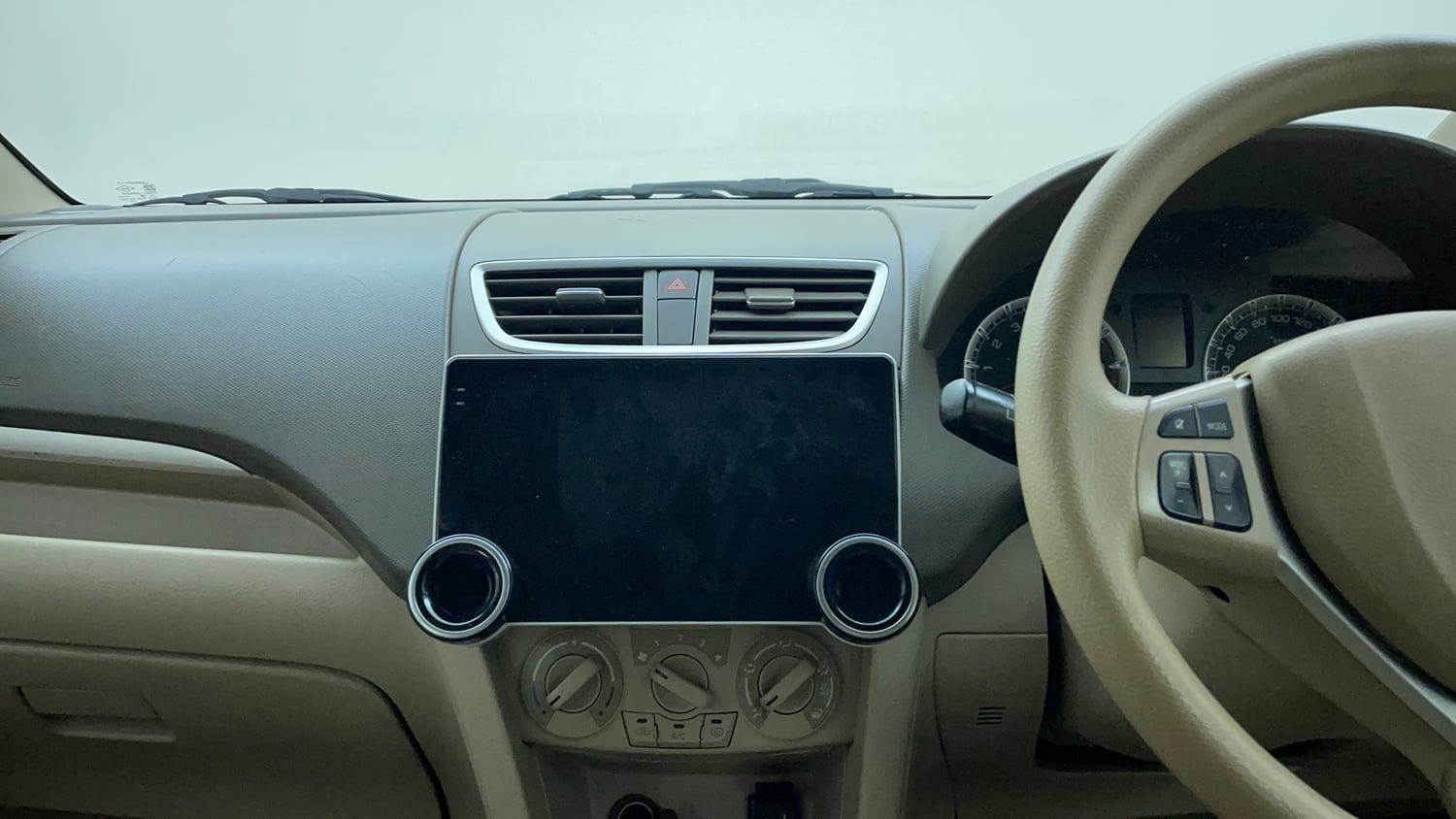 Used 2015 Maruti Suzuki Ertiga ZXi Petrol Manual interior MUSIC SYSTEM & AC CONTROL VIEW