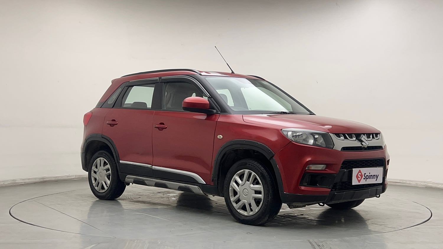 Used 2017 Maruti Suzuki Vitara Brezza VDi (O) Diesel Manual exterior RIGHT FRONT CORNER VIEW