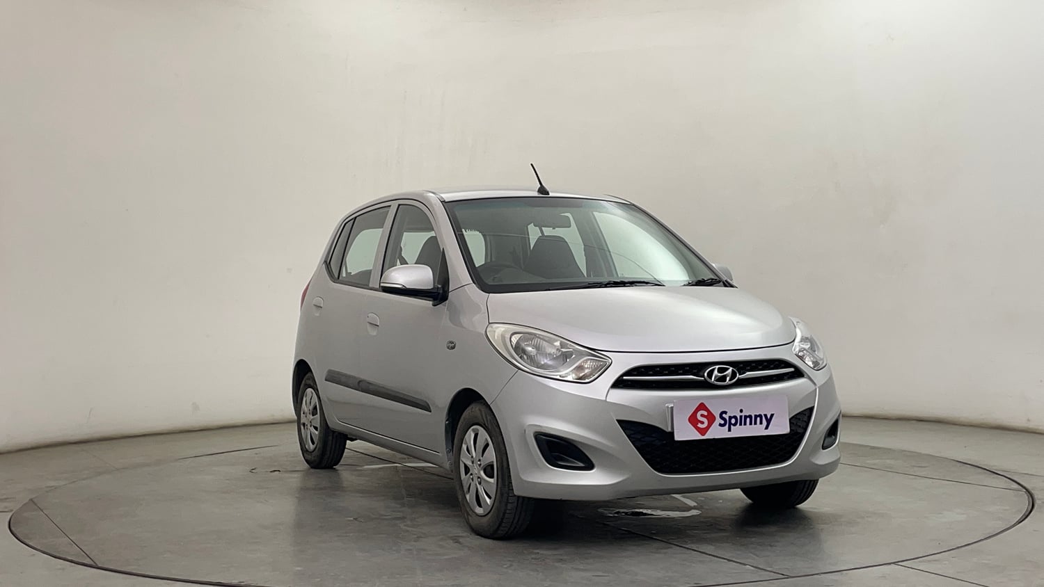 Used 2012 Hyundai i10 Magna 1.2 Kappa2 Petrol Manual exterior RIGHT FRONT CORNER VIEW