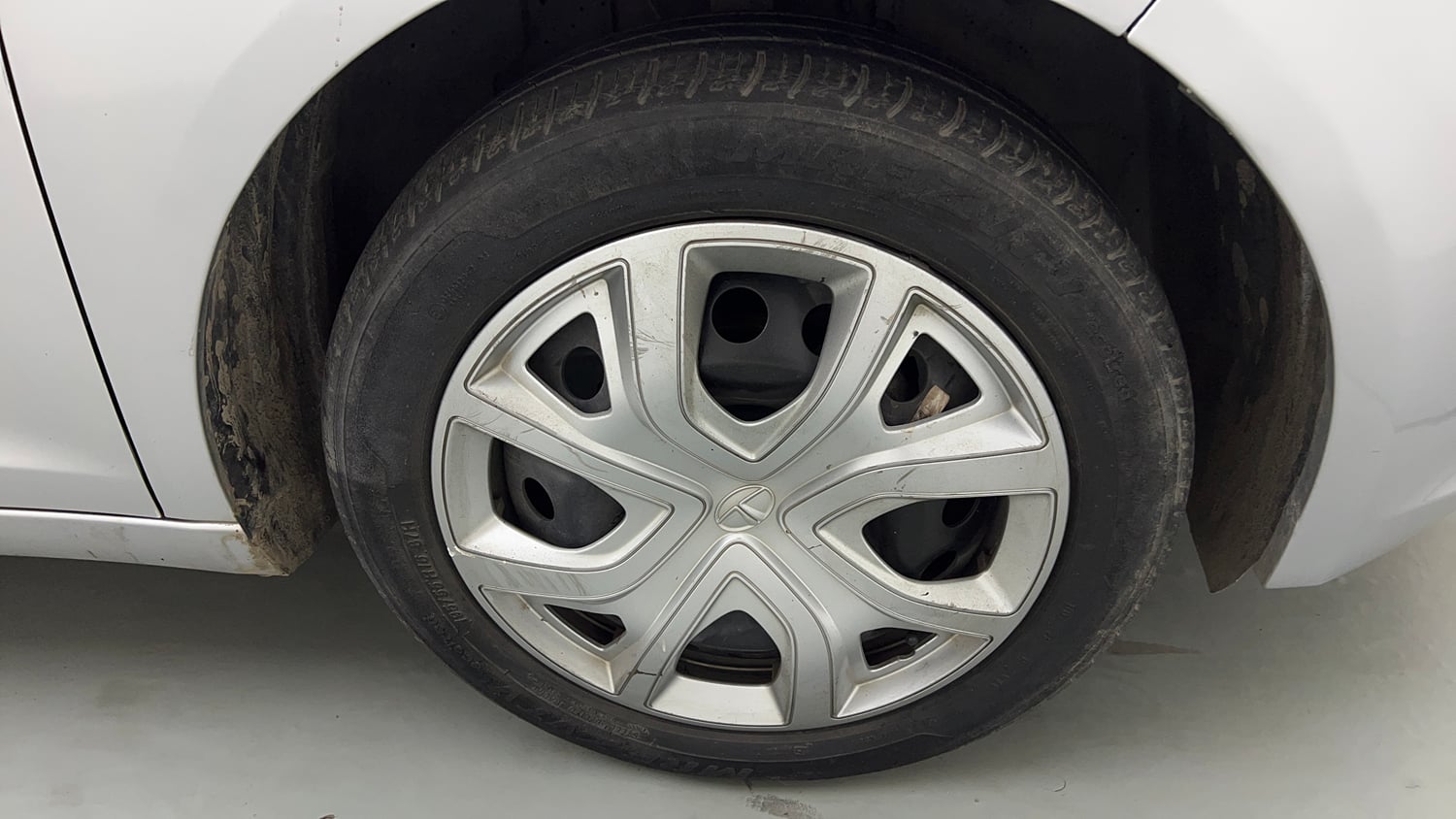 Used 2021 Tata Altroz XT Petrol Petrol Manual tyres RIGHT FRONT TYRE RIM VIEW