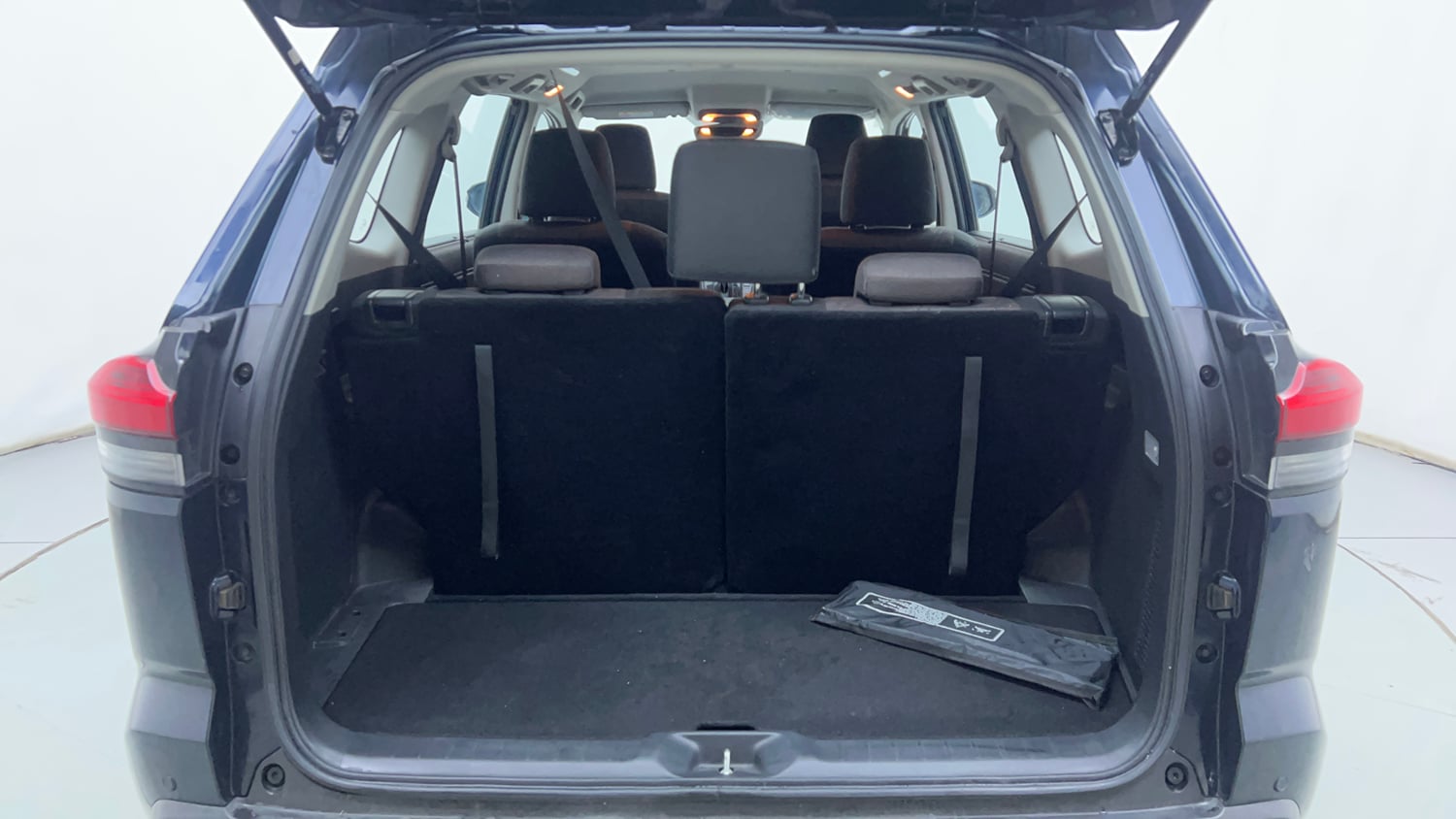 Used 2023 Toyota Innova Hycross VX Hybrid 7 STR Hybrid Automatic interior DICKY INSIDE VIEW