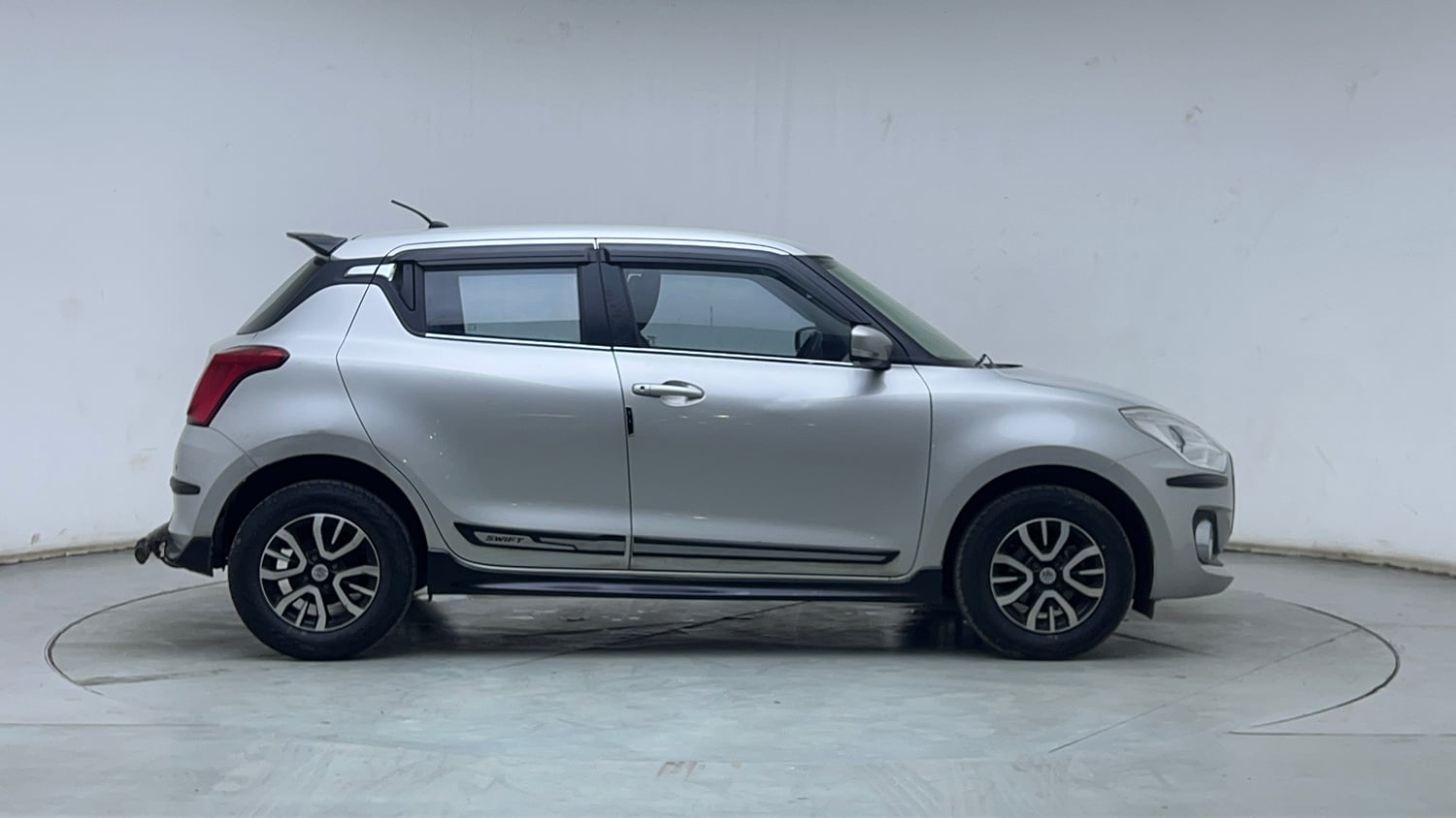Used 2022 Maruti Suzuki Swift VXi Petrol Manual exterior RIGHT SIDE VIEW