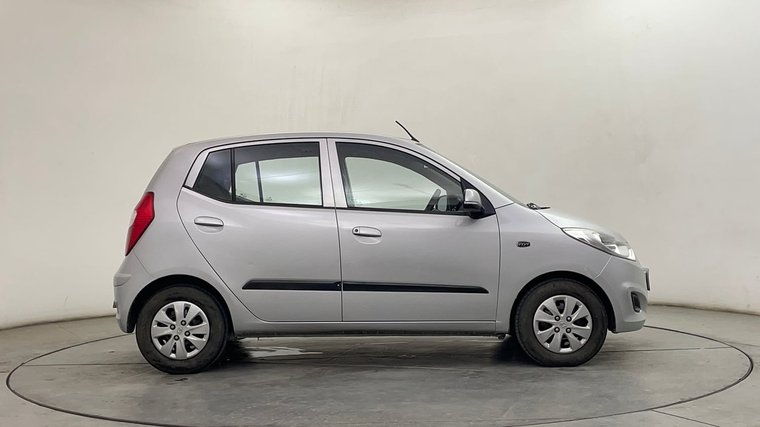Used 2012 Hyundai i10 Magna 1.2 Kappa2 Petrol Manual exterior RIGHT SIDE VIEW