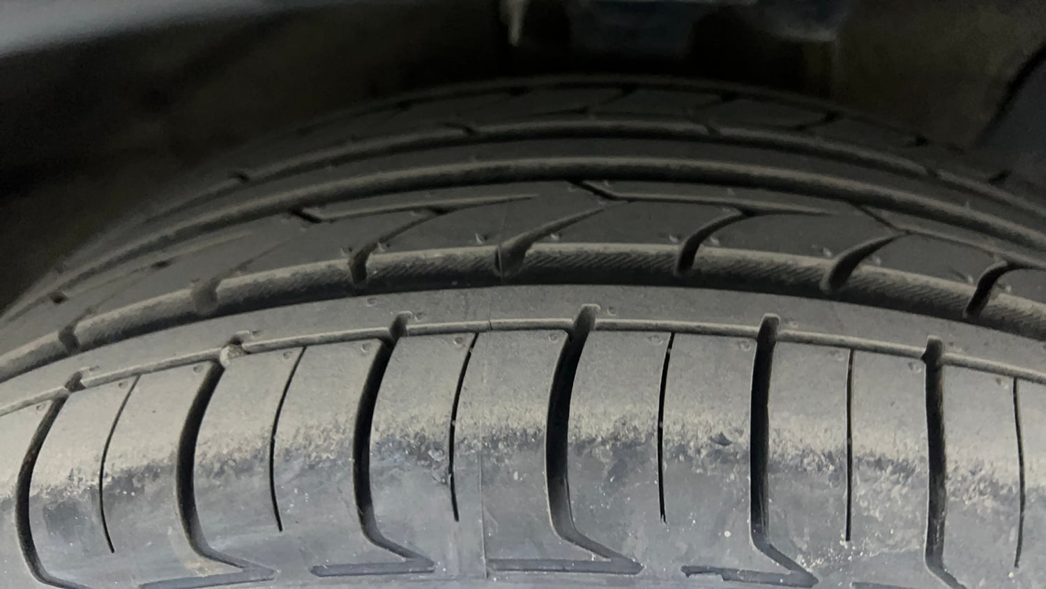 Used 2018 Hyundai Verna SX (O) 1.6 VTVT AT Petrol Automatic tyres RIGHT FRONT TYRE TREAD VIEW