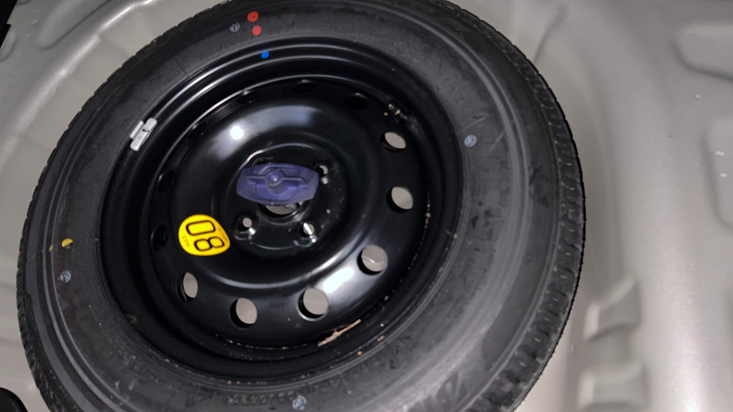 Used 2020 Maruti Suzuki Swift ZXi AMT Petrol Automatic tyres SPARE TYRE VIEW
