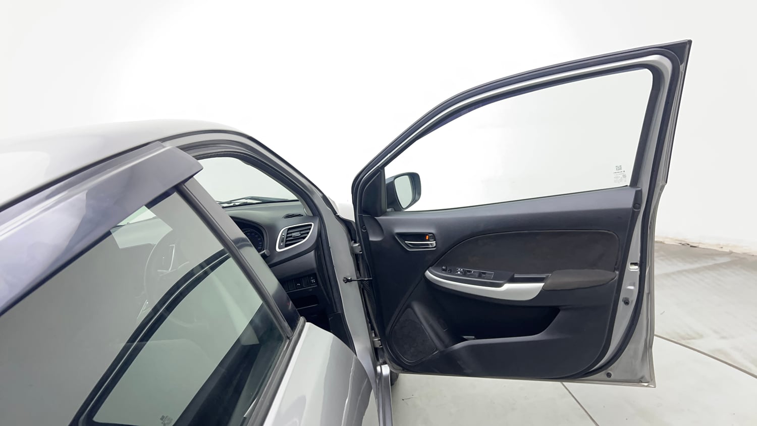 Used 2016 Maruti Suzuki Baleno Delta 1.2 Petrol Manual interior RIGHT FRONT DOOR OPEN VIEW