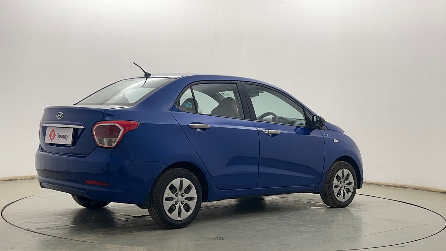 Used 2015 Hyundai Xcent Base 1.2 Petrol Manual exterior RIGHT REAR CORNER VIEW