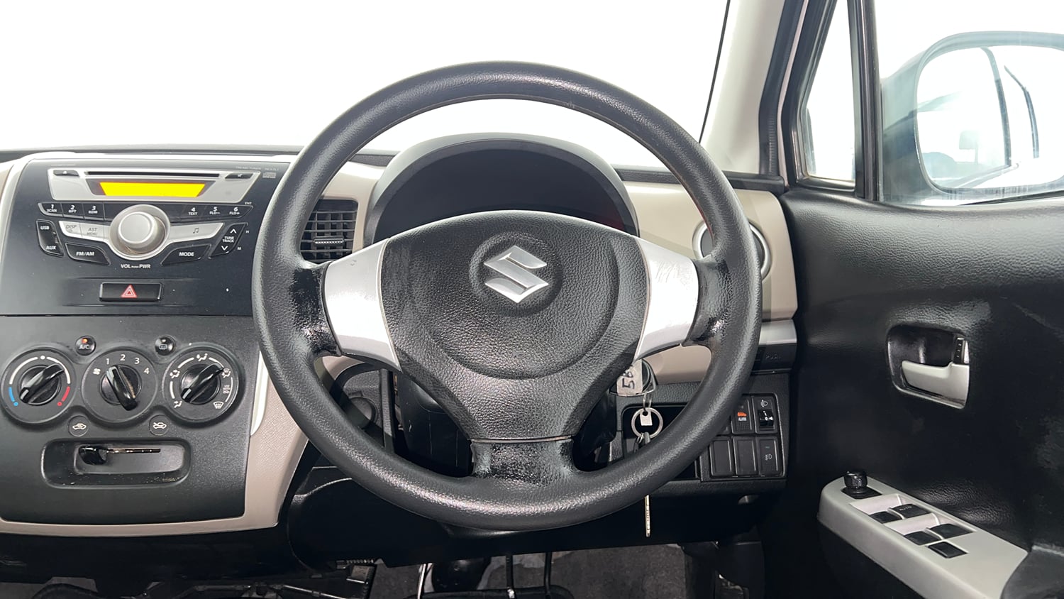 Used 2013 Maruti Suzuki Wagon R VXI Petrol Manual interior STEERING VIEW