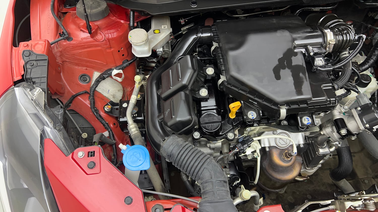 Used 2024 Maruti Suzuki Swift VXi (O) AMT Petrol Automatic engine ENGINE RIGHT SIDE VIEW
