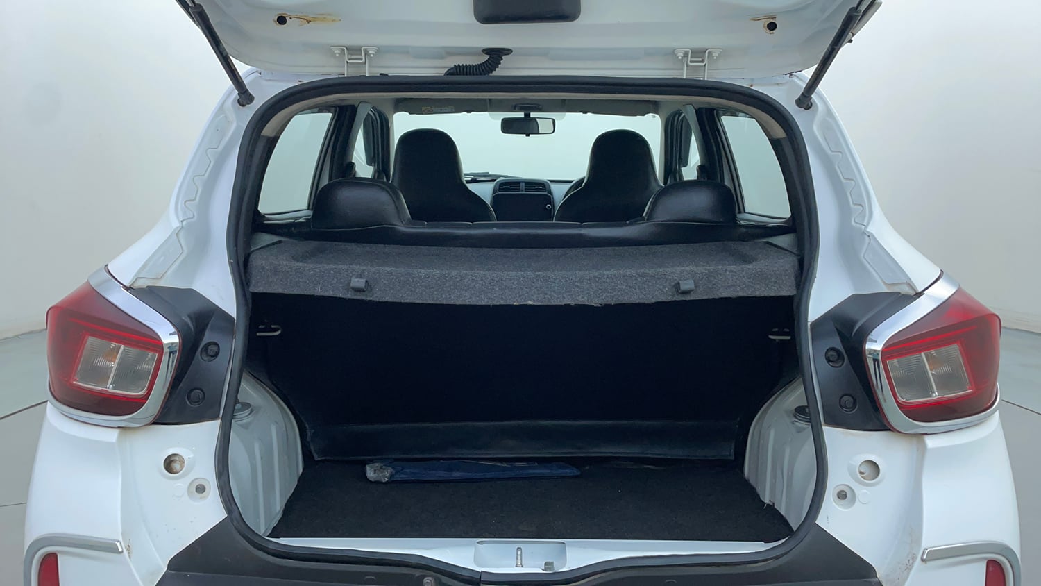 Used 2022 Renault Kwid RXT 1.0 AMT (O) Petrol Automatic interior DICKY INSIDE VIEW
