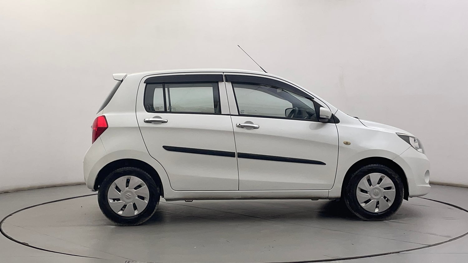 Used 2017 Maruti Suzuki Celerio VXi Petrol Manual exterior RIGHT SIDE VIEW