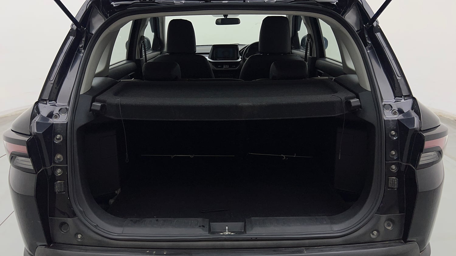 Used 2023 Maruti Suzuki Brezza ZXi AT Petrol Automatic interior DICKY INSIDE VIEW