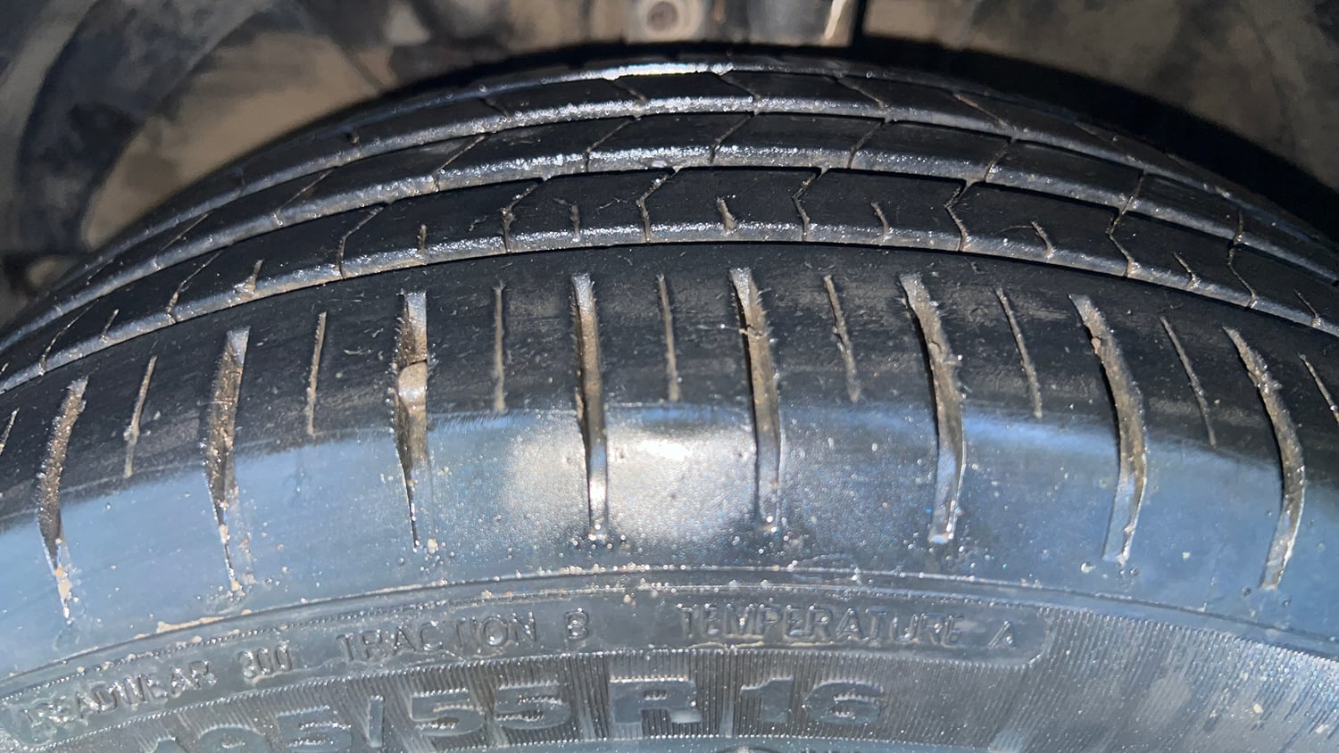 Used 2023 Maruti Suzuki Baleno Alpha AGS Petrol Automatic tyres LEFT FRONT TYRE TREAD VIEW