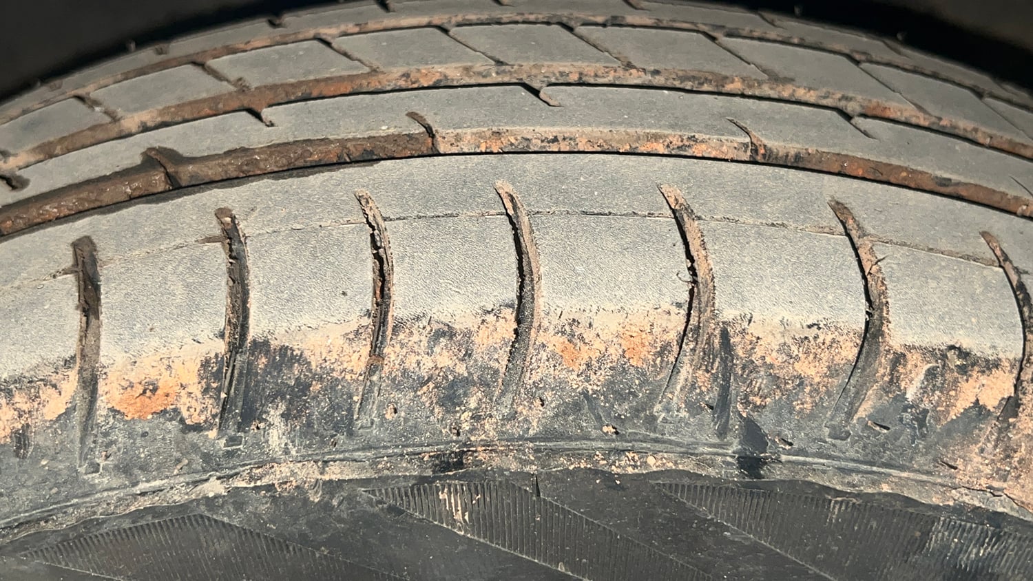 Used 2014 Maruti Suzuki Alto 800 Vxi Petrol Manual tyres RIGHT FRONT TYRE TREAD VIEW