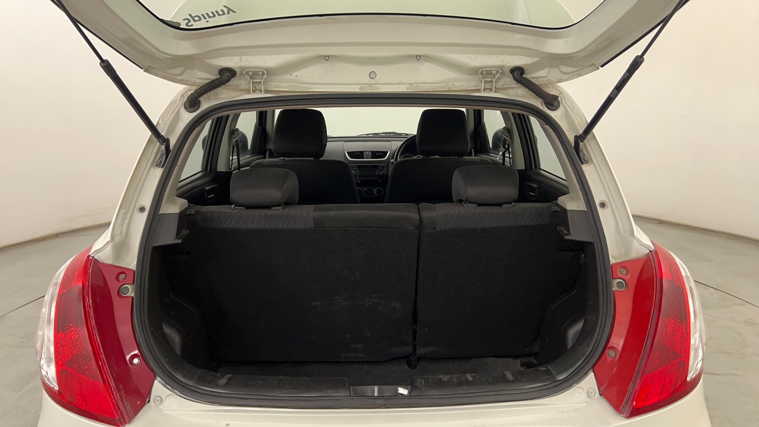 Used 2017 Maruti Suzuki Swift VXi Petrol Manual interior DICKY INSIDE VIEW