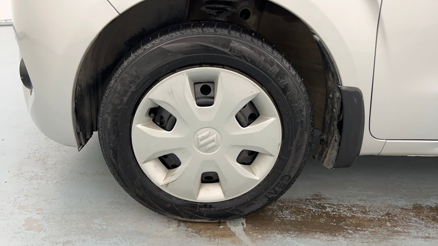 Used 2022 Maruti Suzuki Wagon R VXI 1.0 Petrol Manual tyres LEFT FRONT TYRE RIM VIEW