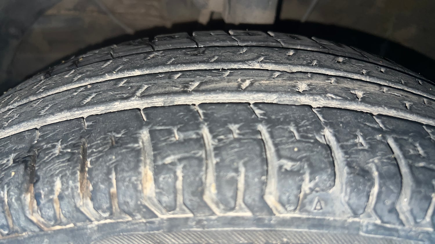 Used 2018 Maruti Suzuki Dzire VXi Petrol Manual tyres LEFT FRONT TYRE TREAD VIEW