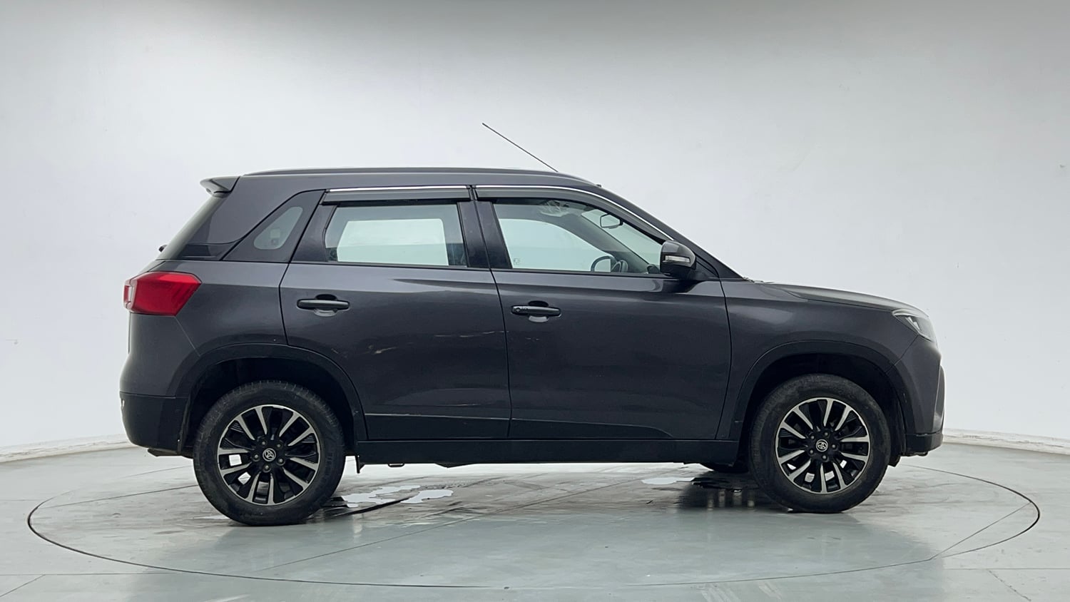Used 2022 Toyota Urban Cruiser Premium Grade AT Petrol Automatic exterior RIGHT SIDE VIEW