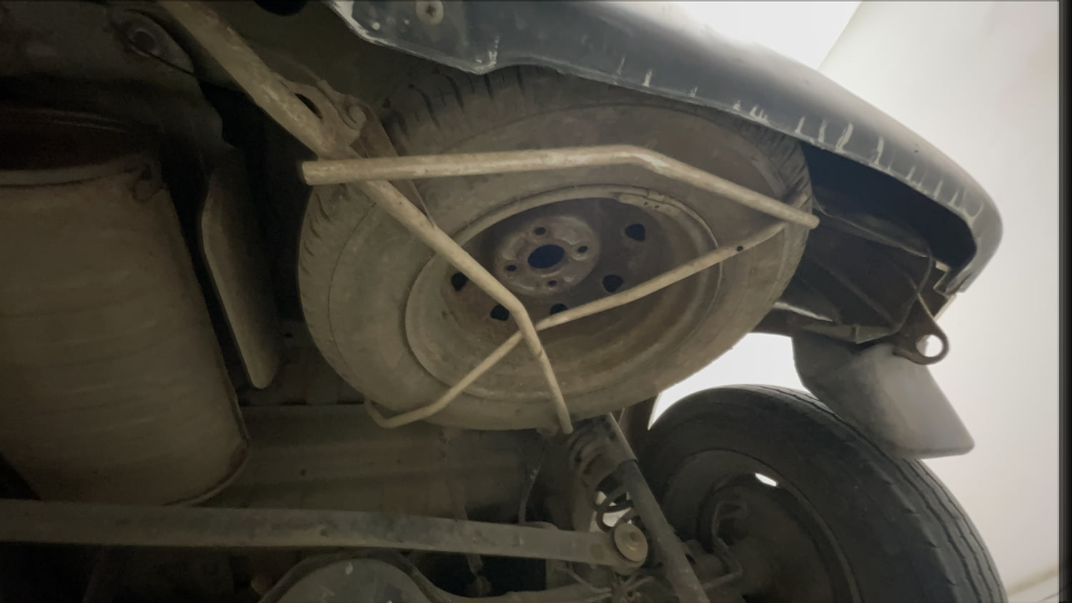 Used 2013 Maruti Suzuki Eeco 5 STR WITH A/C+HTR Petrol Manual tyres SPARE TYRE VIEW