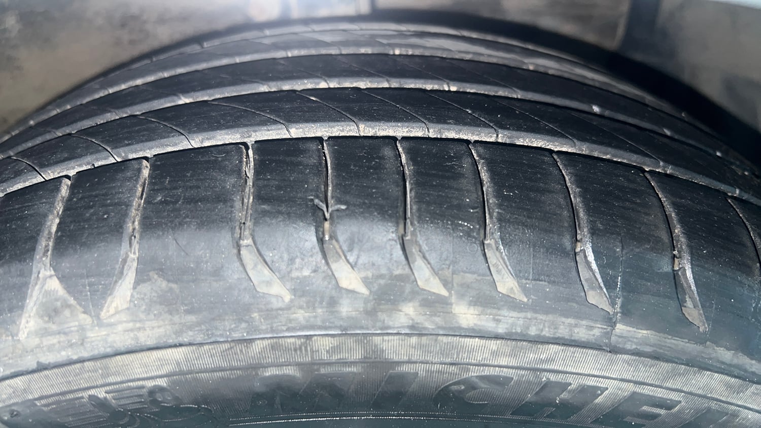 Used 2021 Maruti Suzuki Ciaz Alpha 1.5 AT Petrol Automatic tyres RIGHT FRONT TYRE TREAD VIEW