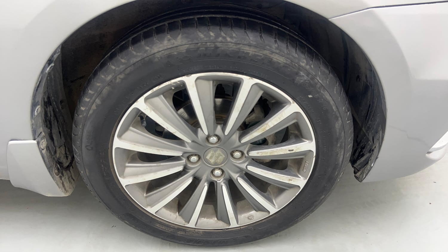 Used 2021 Maruti Suzuki Ciaz Alpha 1.5 AT Petrol Automatic tyres RIGHT FRONT TYRE RIM VIEW
