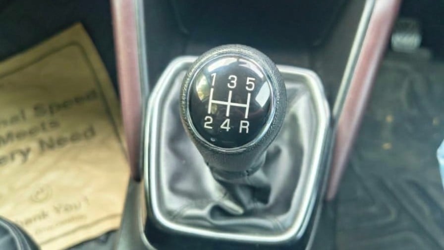 Used 2024 Maruti Suzuki Grand Vitara Zeta Smart Hybrid Petrol Manual interior GEAR  KNOB VIEW