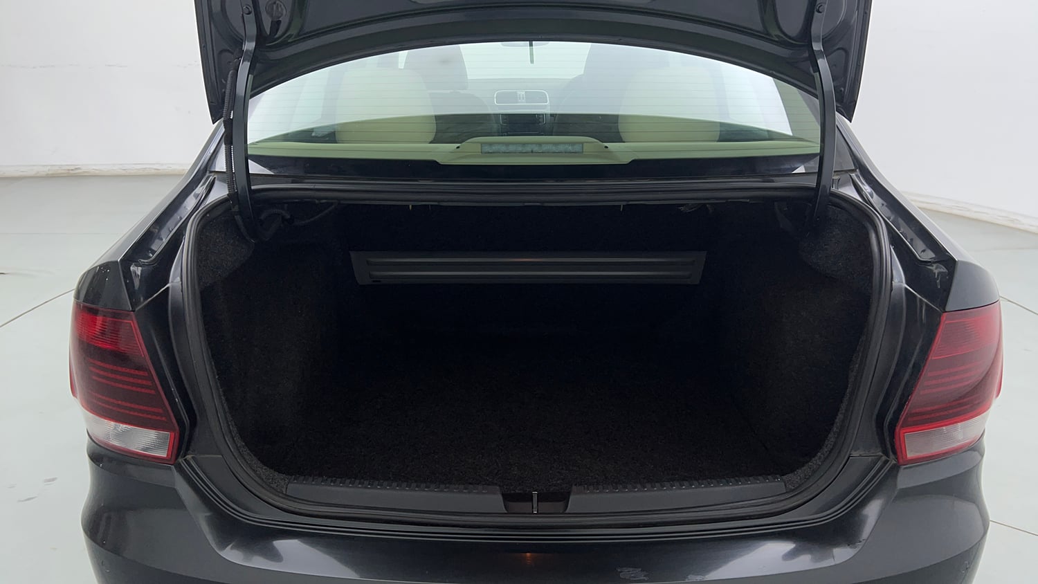 Used 2021 Volkswagen Vento Highline 1.0L TSI Automatic Petrol Automatic interior DICKY INSIDE VIEW