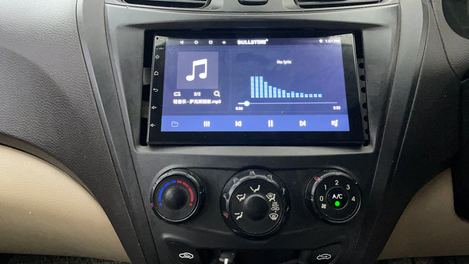 Used 2015 Hyundai Eon D-Lite + Petrol Manual interior MUSIC SYSTEM & AC CONTROL VIEW