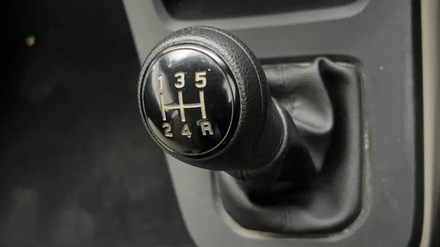 Used 2023 Maruti Suzuki Wagon R VXI 1.0 Petrol Manual interior GEAR  KNOB VIEW