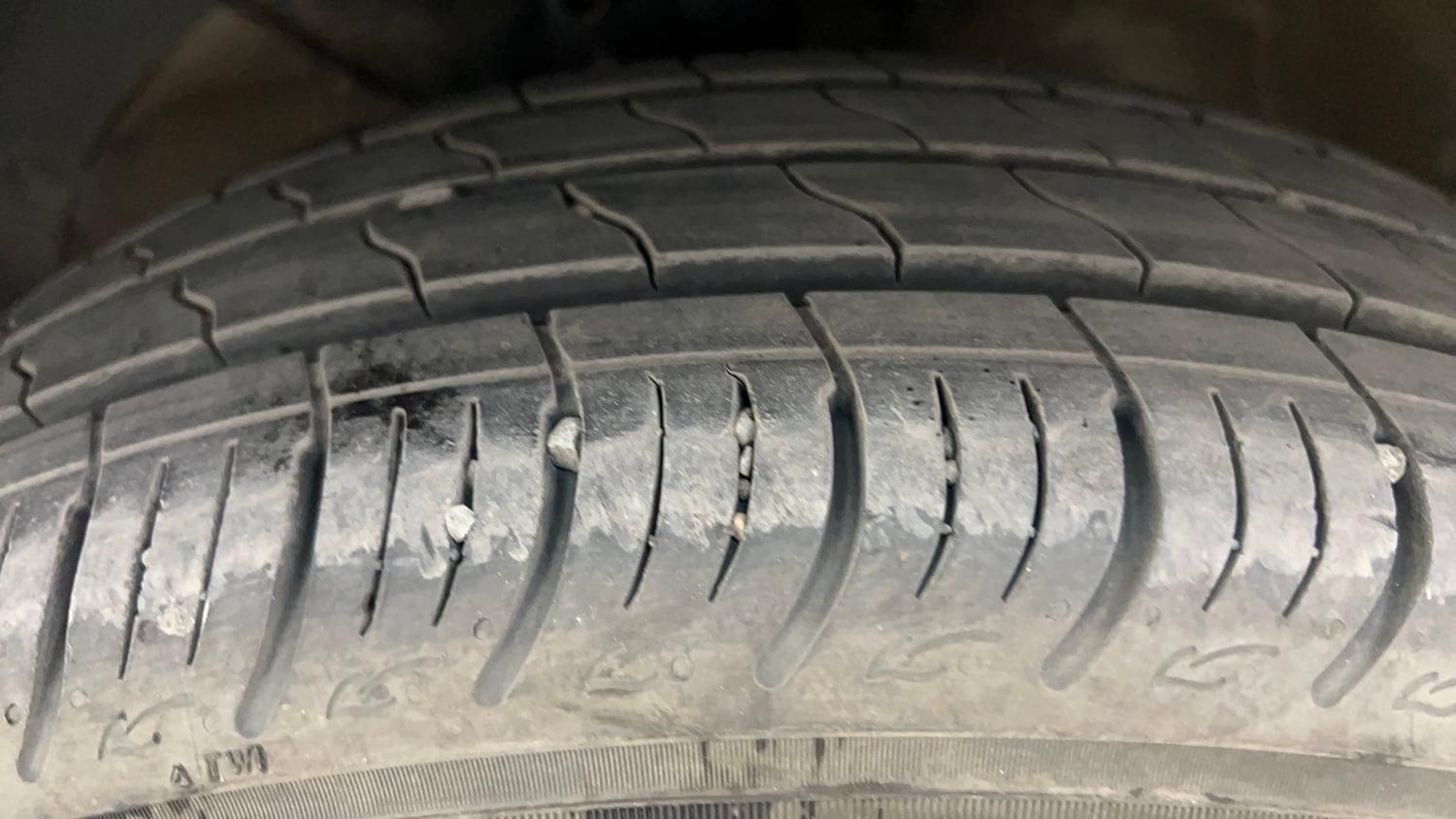 Used 2016 Maruti Suzuki Baleno Delta Petrol+CNG (Outside Fitted) Cng Manual tyres LEFT FRONT TYRE TREAD VIEW