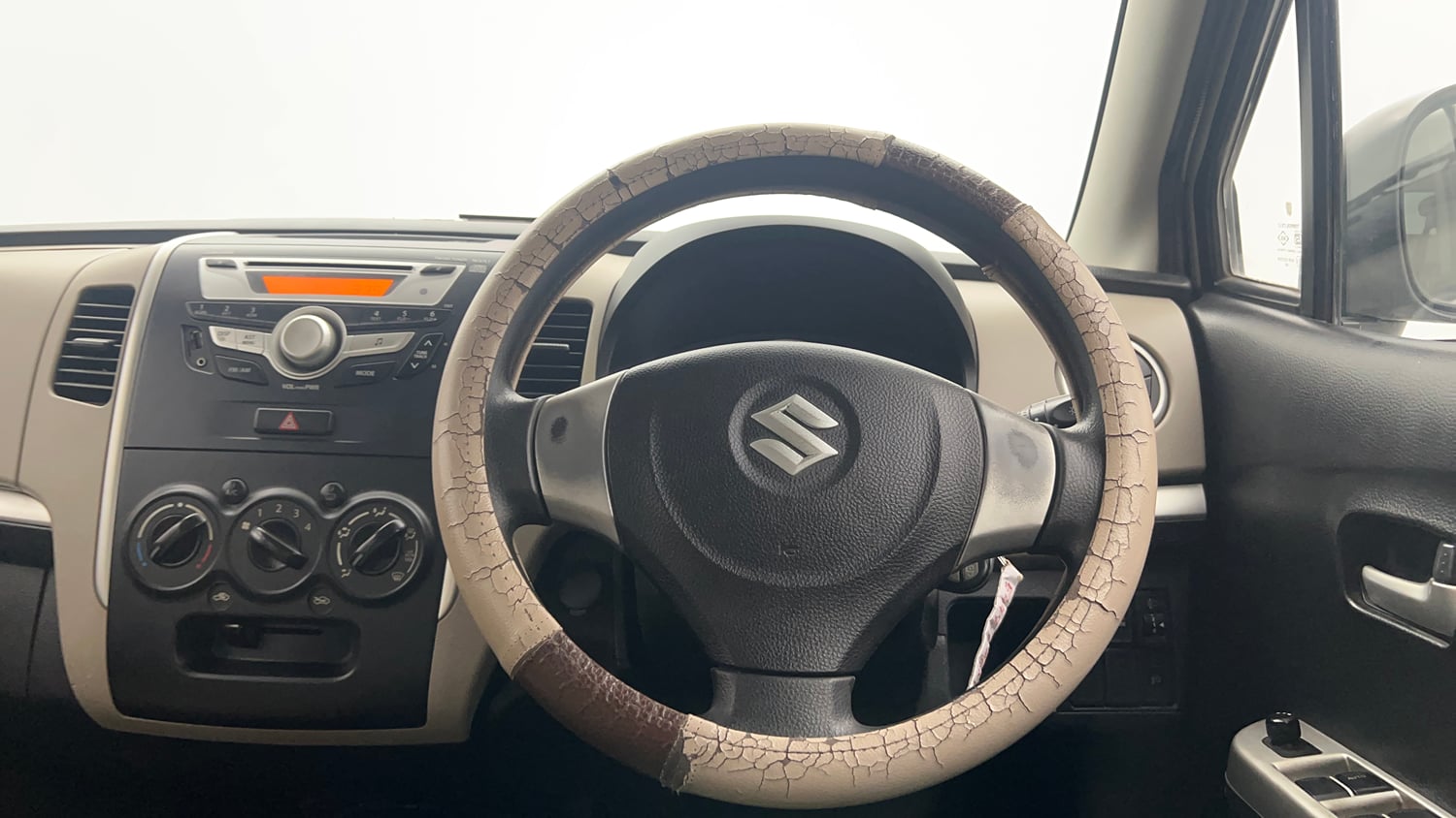 Used 2014 Maruti Suzuki Wagon R VXI Petrol Manual interior STEERING VIEW