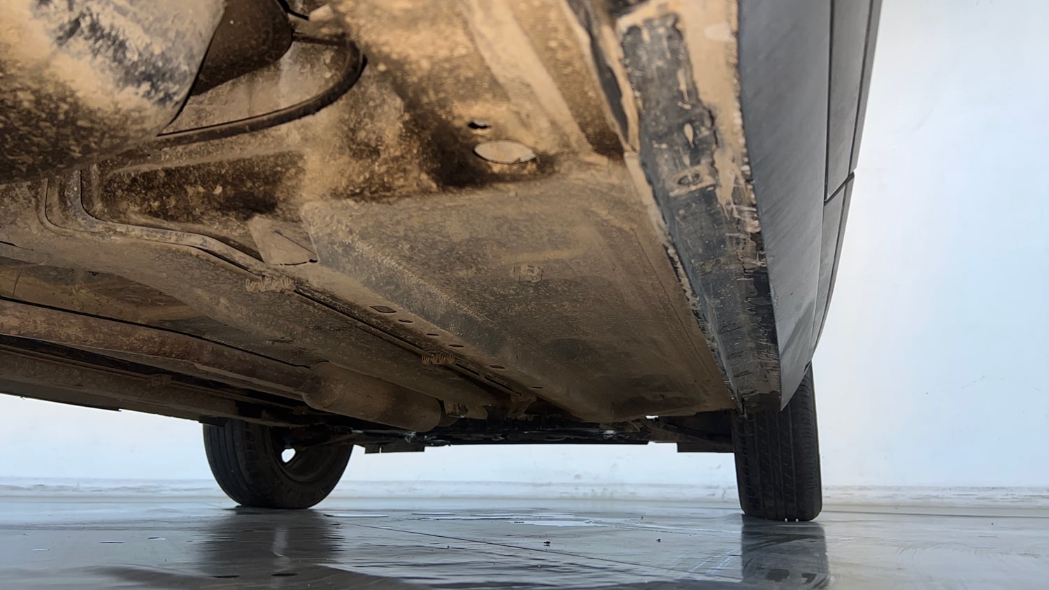 Used 2023 Nissan Magnite XE Petrol Manual extra REAR RIGHT UNDERBODY VIEW