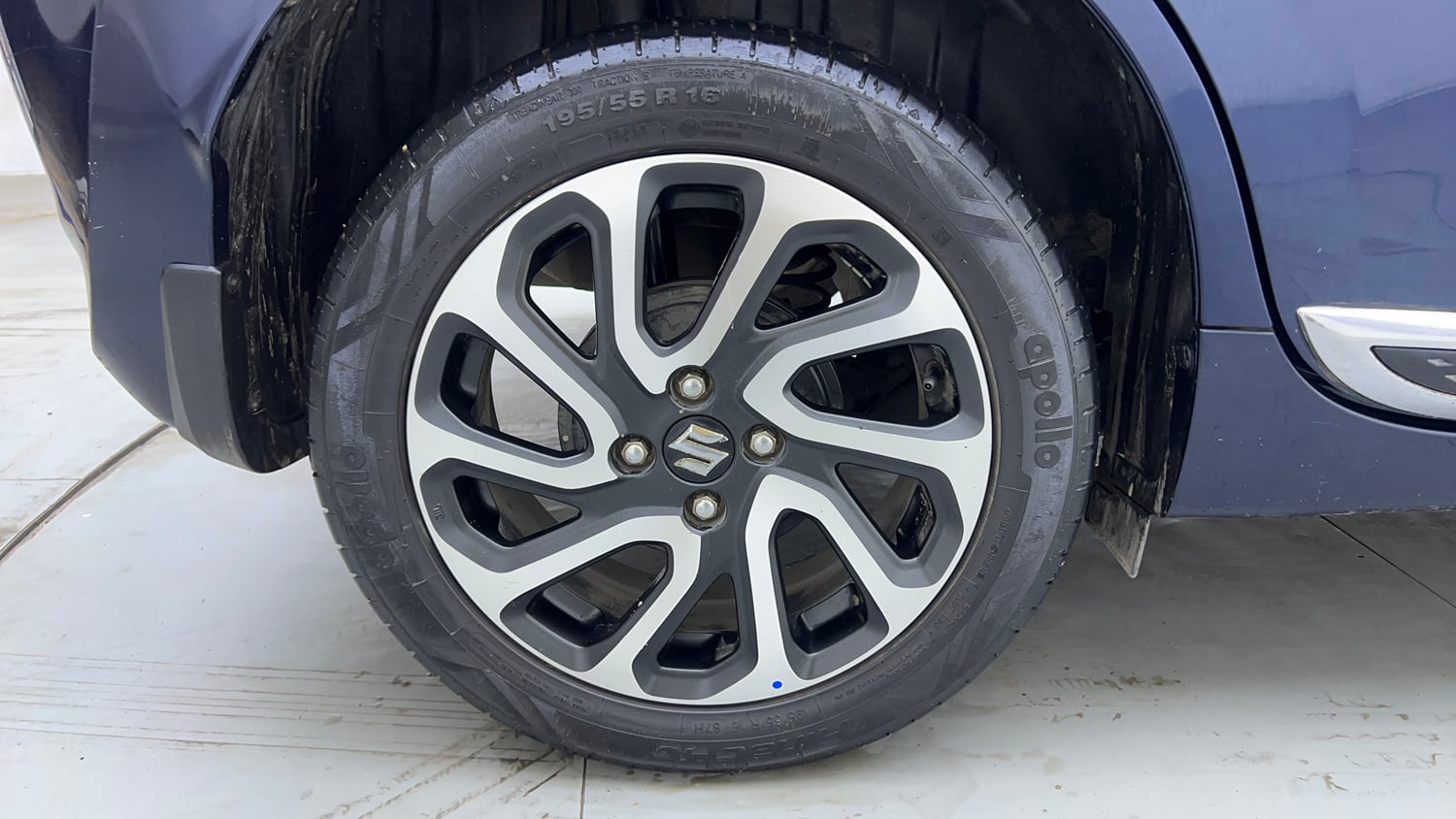 Used 2023 Maruti Suzuki Baleno Alpha AGS Petrol Automatic tyres RIGHT REAR TYRE RIM VIEW