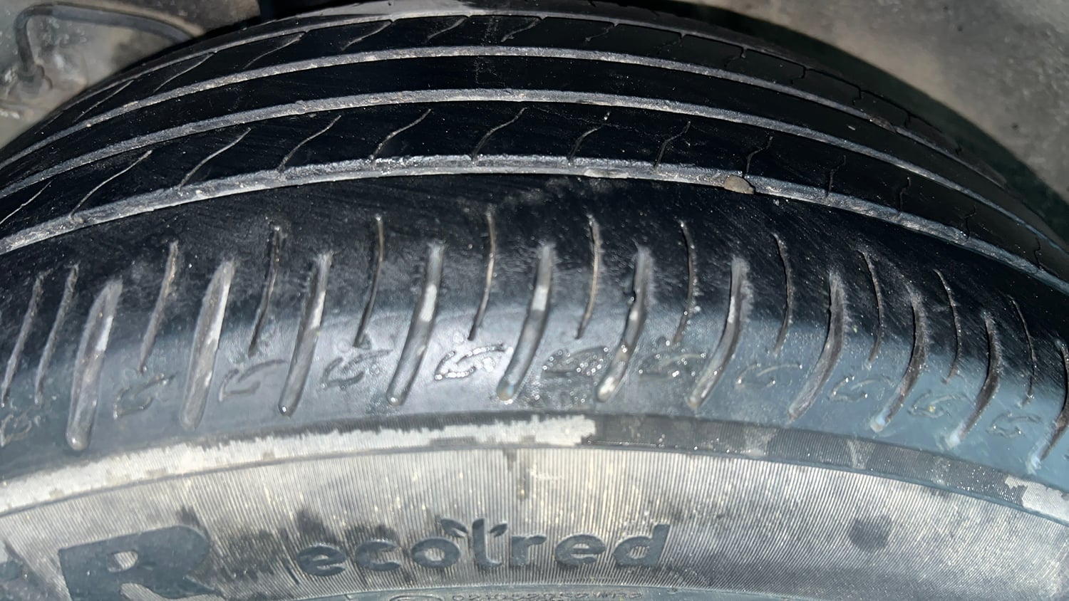 Used 2021 Hyundai Venue SX Plus 1.0 Turbo DCT Petrol Automatic tyres RIGHT REAR TYRE TREAD VIEW