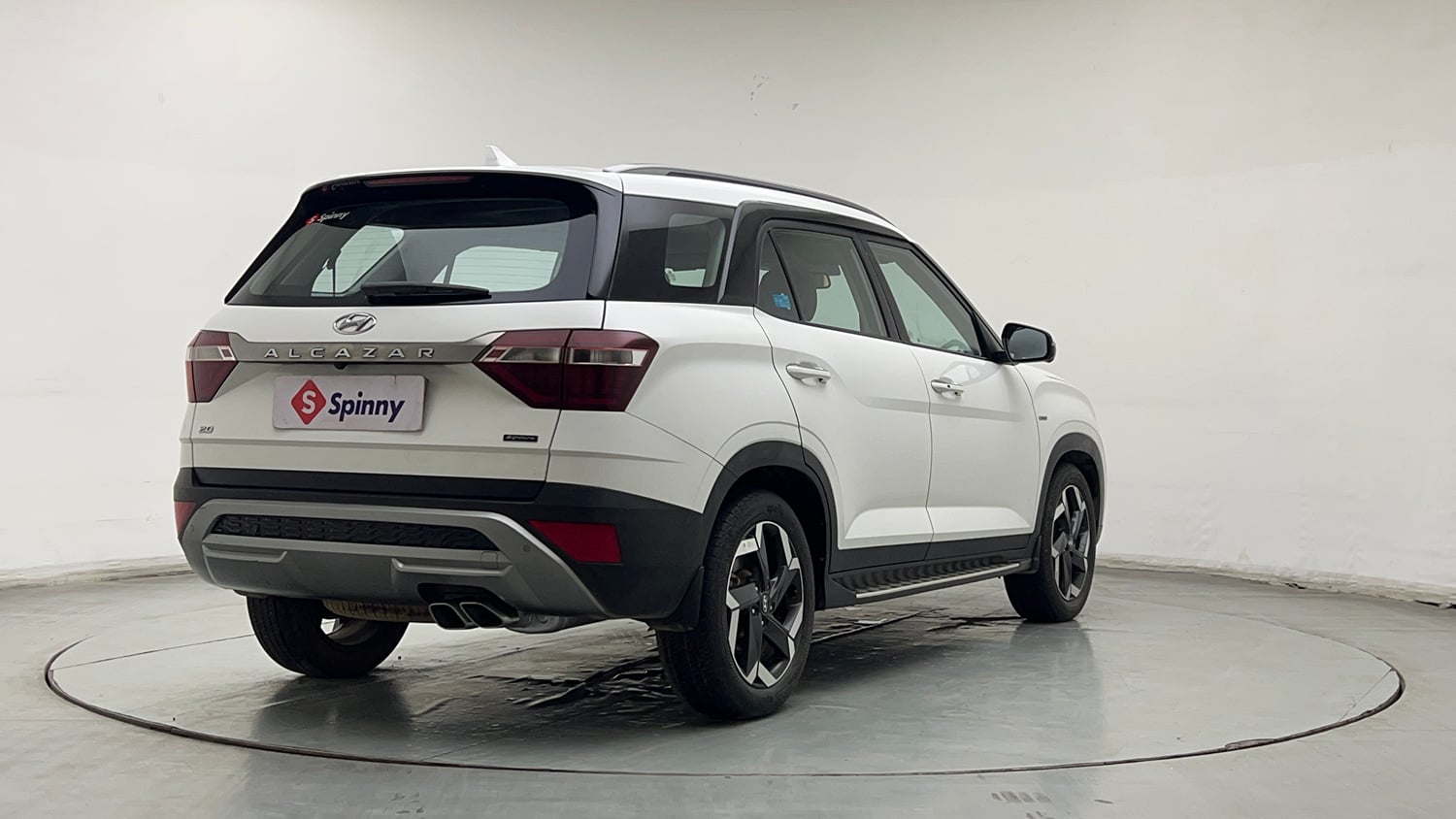 Used 2022 Hyundai Alcazar Signature (O) 6 STR 2.0 Petrol AT Petrol Automatic exterior RIGHT REAR CORNER VIEW