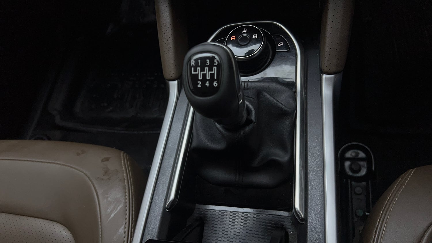 Used 2021 Tata Harrier XZ Diesel Manual interior GEAR  KNOB VIEW
