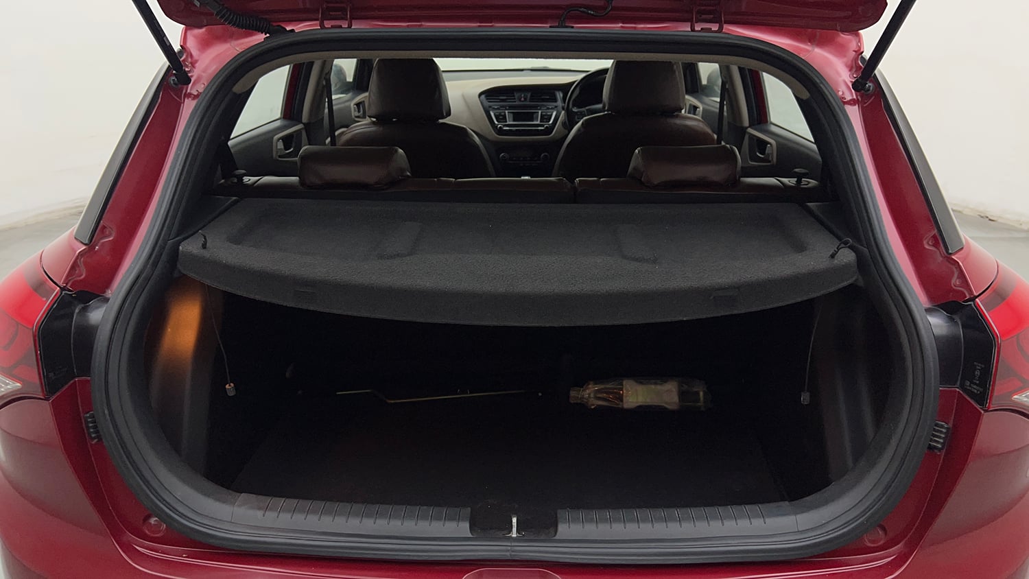 Used 2015 Hyundai Elite i20 Asta 1.2 Petrol Manual interior DICKY INSIDE VIEW