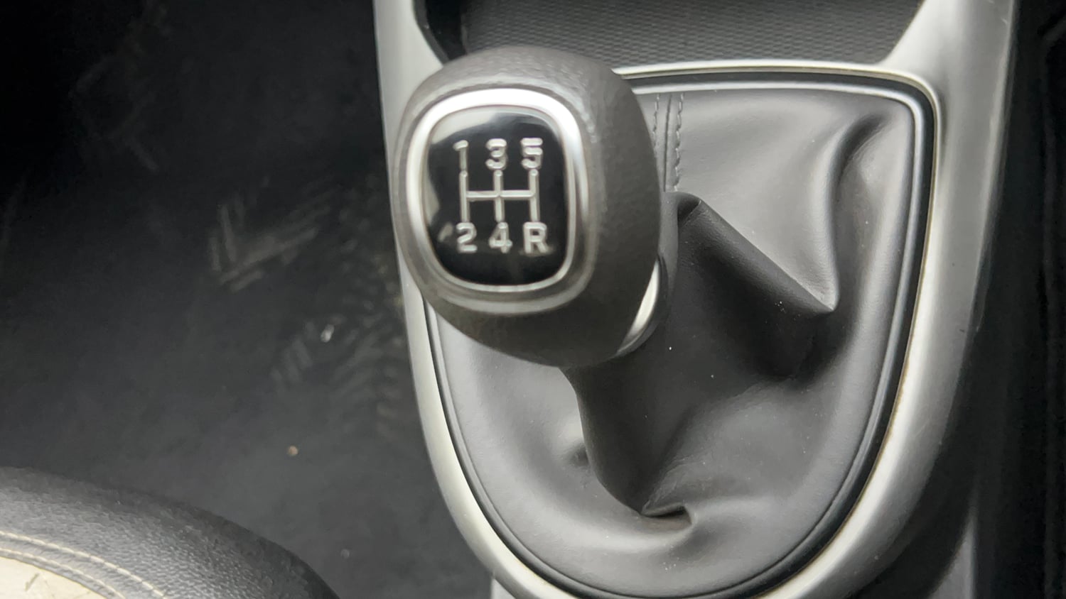Used 2022 Hyundai Grand i10 Nios Sportz 1.2 Kappa VTVT Petrol Manual interior GEAR  KNOB VIEW