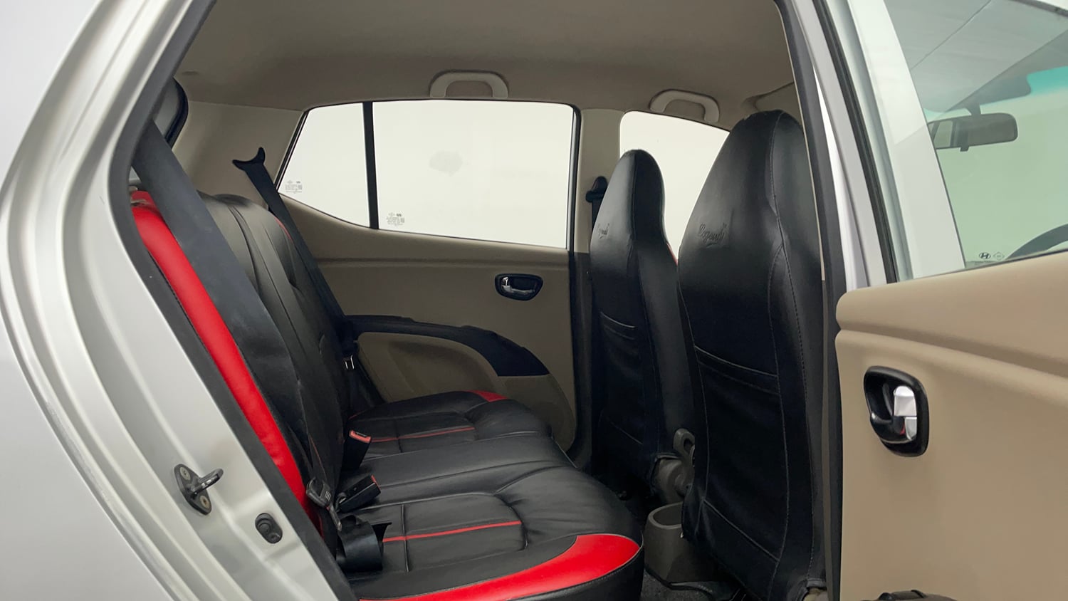 Used 2012 Hyundai i10 Magna 1.2 Kappa2 Petrol Manual interior RIGHT SIDE REAR DOOR CABIN VIEW