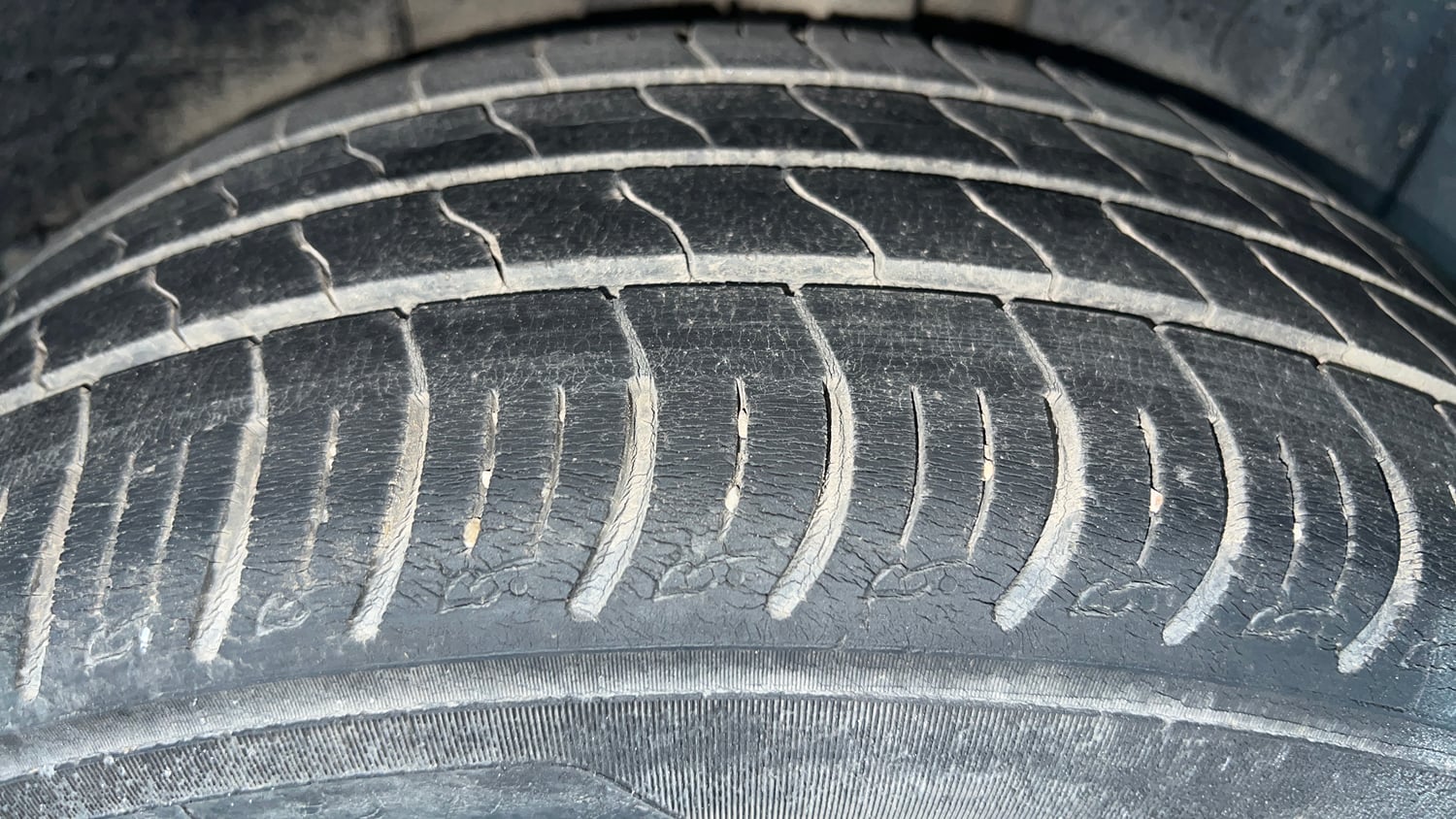 Used 2021 Tata Altroz XT Petrol Petrol Manual tyres LEFT REAR TYRE TREAD VIEW