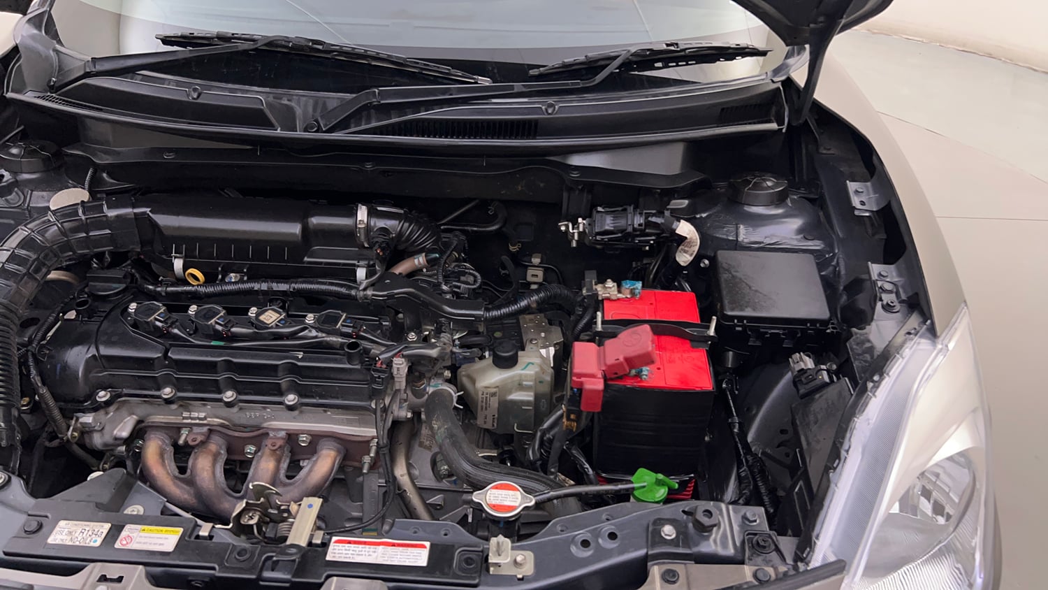Used 2020 Maruti Suzuki Swift ZXi AMT Petrol Automatic engine ENGINE LEFT SIDE HINGE & APRON VIEW